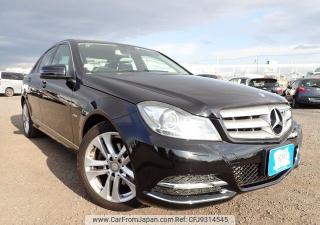 mercedes-benz c-class 2011 REALMOTOR_N2023110271F-12 image 2