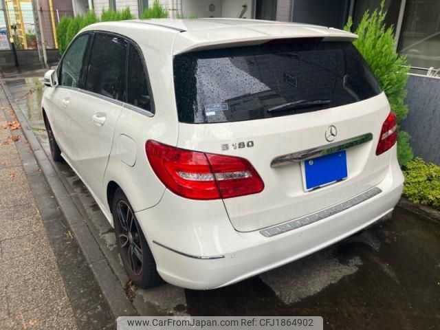 mercedes-benz b-class 2012 CFJ1864902 image 2