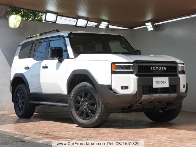 toyota land-cruiser-wagon 2024 CFJ1651820 image 1