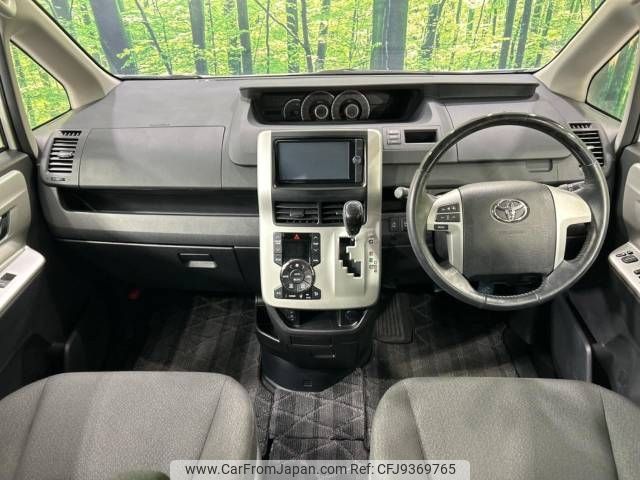 toyota noah 2013 -TOYOTA--Noah DBA-ZRR70G--ZRR70-0590824---TOYOTA--Noah DBA-ZRR70G--ZRR70-0590824- image 2