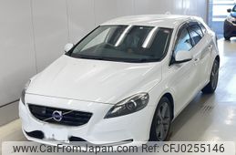 volvo v40 2014 -VOLVO 【山口 301ね4432】--Volvo V40 MB4164T-E2136503---VOLVO 【山口 301ね4432】--Volvo V40 MB4164T-E2136503-