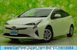 toyota prius 2018 CFJ1613084
