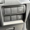 lexus is 2021 CFJ1840559 image 5
