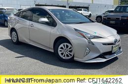 toyota prius 2018 CFJ1642262