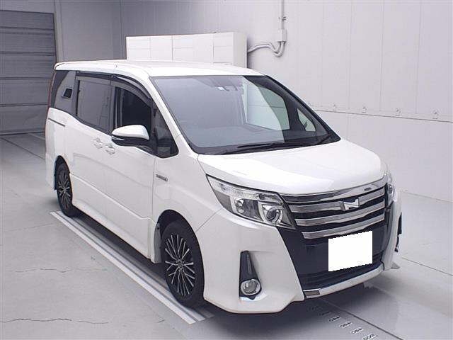 2016 Toyota Noah ZWR80W - Car Price $7,676