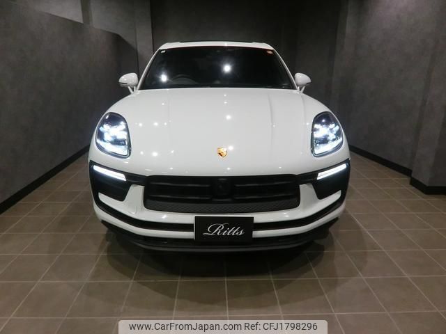 porsche macan 2023 CFJ1798296 image 2