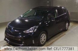 toyota prius-α 2018 CFJ1777381