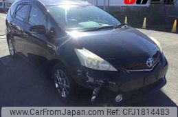 toyota prius-α 2013 CFJ1814483