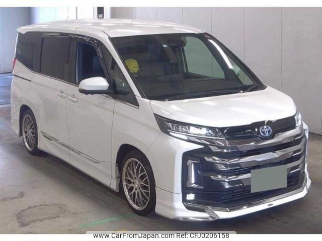 toyota noah 2022 quick_quick_6AA-ZWR90W_ZWR90-0037375 image 1