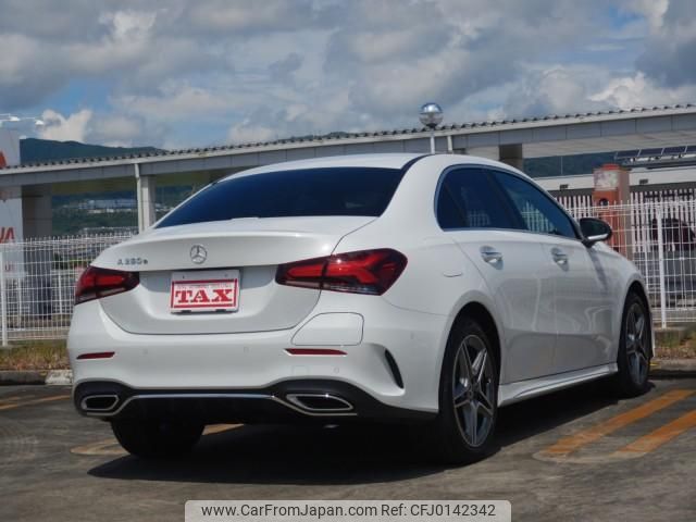 mercedes-benz a-class 2023 quick_quick_5LA-177186_W1K1771862J394012 image 2