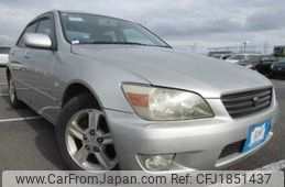 toyota altezza 2000 CFJ1851437