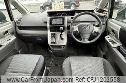 toyota noah 2007 504928-930428