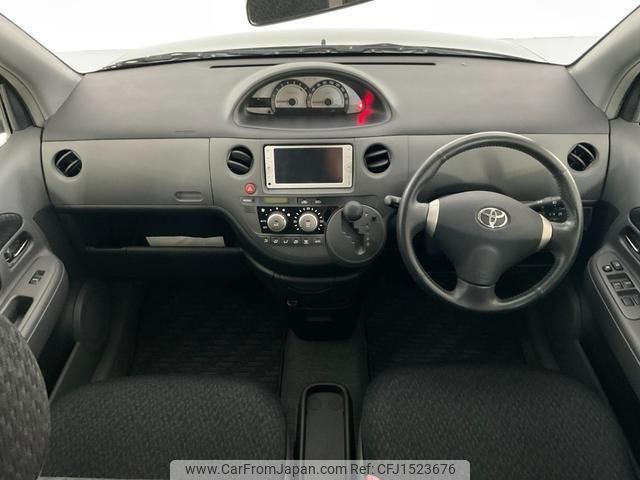 toyota sienta 2013 CFJ1523676 image 2