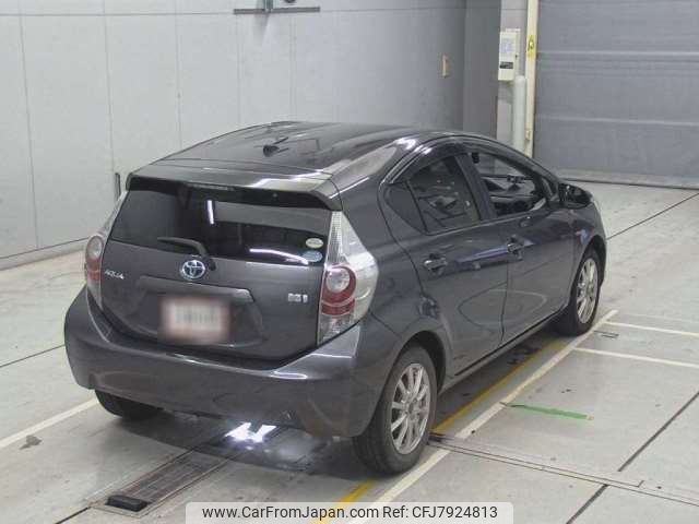 toyota aqua 2012 -TOYOTA--AQUA DAA-NHP10--NHP10-2019031---TOYOTA--AQUA DAA-NHP10--NHP10-2019031- image 2