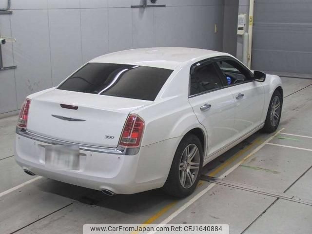 chrysler 300 2013 CFJ1640884 image 2