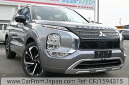 mitsubishi outlander-phev 2023 CFJ1594315