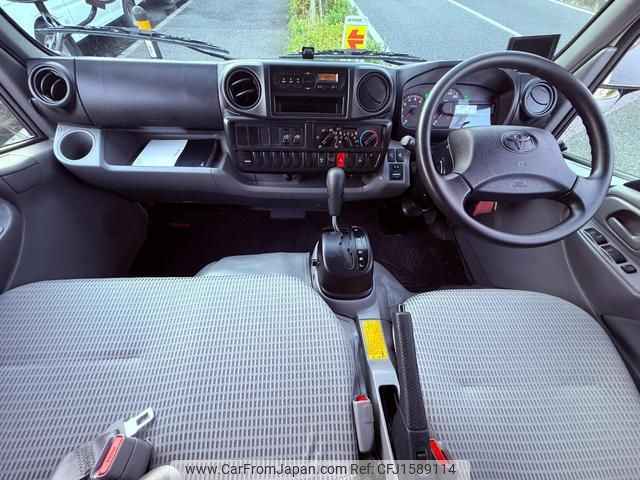 toyota dyna-truck 2018 CFJ1589114 image 2