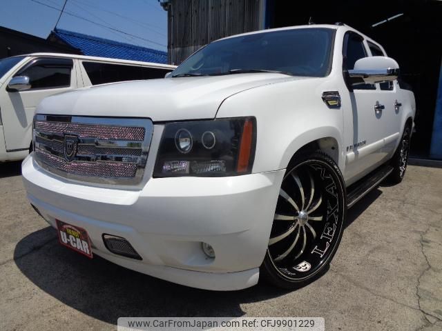 chevrolet avalanche undefined GOO_NET_EXCHANGE_0207257A30240615W001 image 1