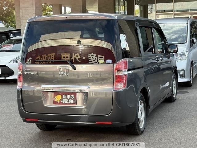 honda stepwagon 2011 CFJ1807581 image 2