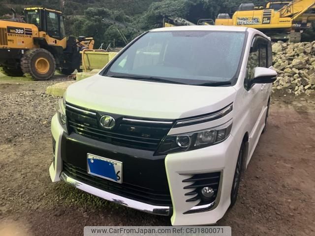 toyota voxy 2014 CFJ1800071 image 1