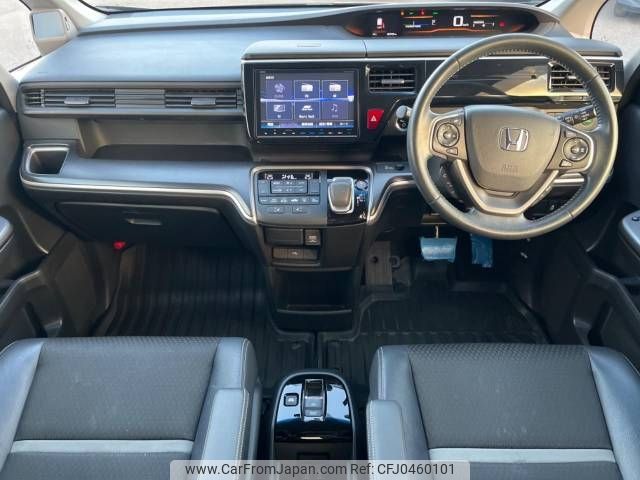 honda stepwagon 2017 -HONDA--Stepwgn 6AA-RP5--RP5-1058924---HONDA--Stepwgn 6AA-RP5--RP5-1058924- image 2