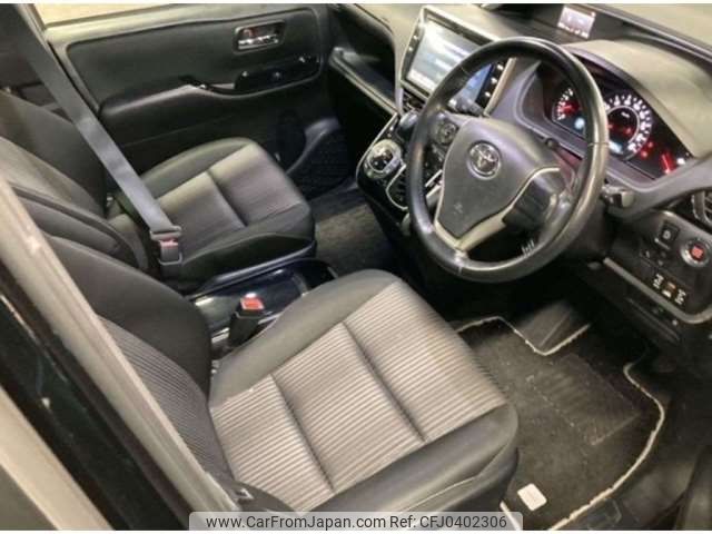 toyota voxy 2019 -TOYOTA--Voxy DBA-ZRR85W--ZRR85-0135064---TOYOTA--Voxy DBA-ZRR85W--ZRR85-0135064- image 2