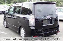 toyota voxy 2007 CFJ1785211
