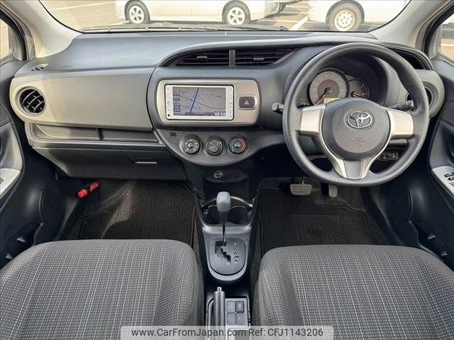 toyota vitz 2014 -TOYOTA--Vitz DBA-KSP130--KSP130-2113952---TOYOTA--Vitz DBA-KSP130--KSP130-2113952- image 2