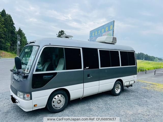 toyota coaster 1993 f8cea68ec7c8e1d8be4568db690af285 image 1