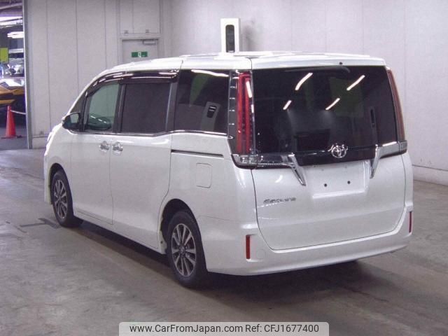 toyota esquire 2018 CFJ1677400 image 2