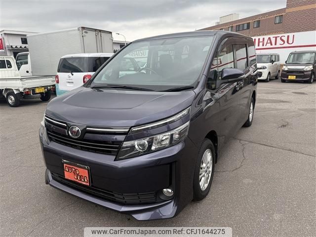 toyota voxy 2014 CFJ1644275 image 2