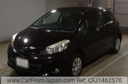toyota vitz 2013 CFJ1462570
