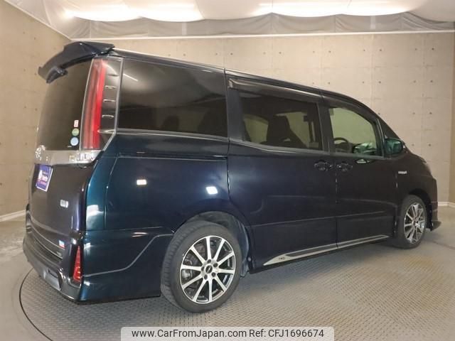 toyota noah 2017 CFJ1696674 image 2