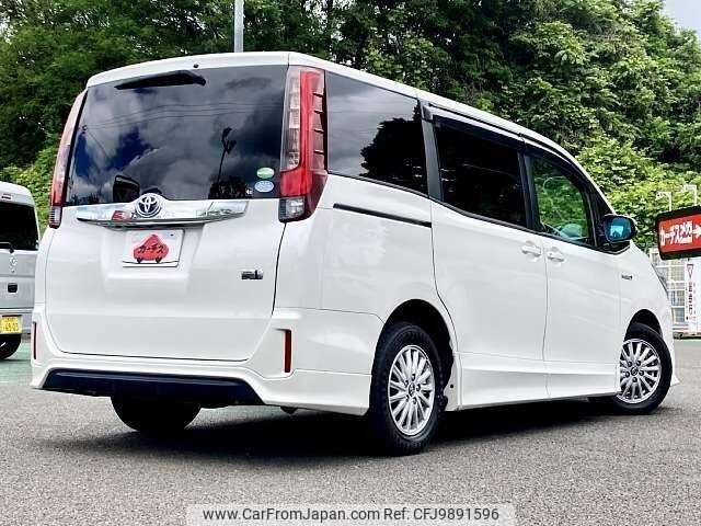 toyota noah 2014 504928-921742 image 2