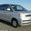toyota voxy 2003 29538 image 1