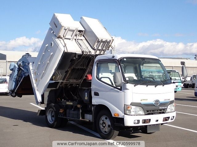 hino dutro 2016 -HINO--Hino Dutoro TSG-XKU600X--XKU600-0001689---HINO--Hino Dutoro TSG-XKU600X--XKU600-0001689- image 1