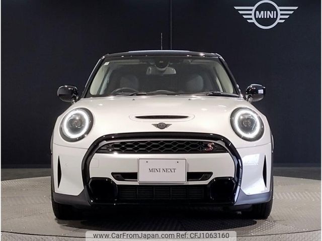 mini mini-others 2024 -BMW--BMW Mini 3DA-XV20MW--WMW22DV0202V33374---BMW--BMW Mini 3DA-XV20MW--WMW22DV0202V33374- image 2