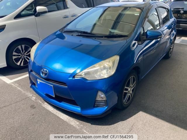 toyota aqua 2012 CFJ1564295 image 1