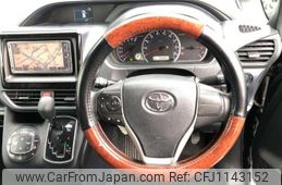 toyota voxy 2014 NIKYO_EA74139