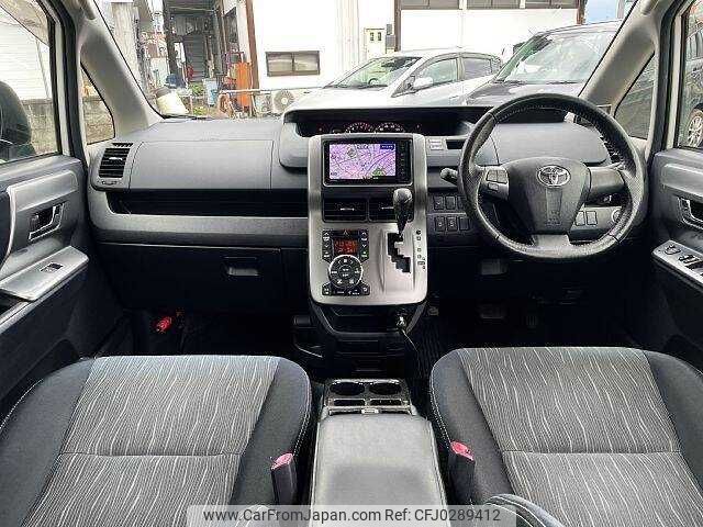 toyota voxy 2012 504928-924741 image 1