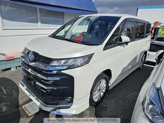 toyota noah 2022 quick_quick_6AA-ZWR90W_0009080 image 2