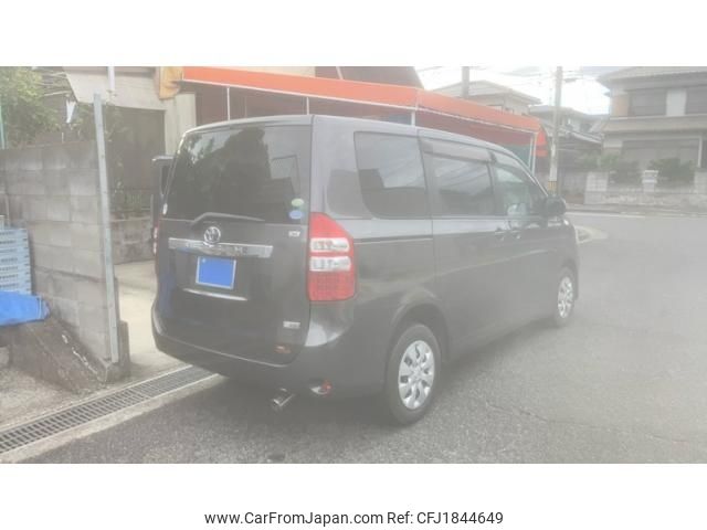 toyota noah 2010 CFJ1844649 image 2
