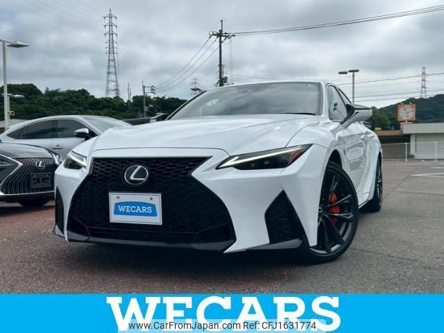 lexus is 2022 CFJ1631774 image 1