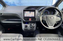 toyota voxy 2014 504928-926999