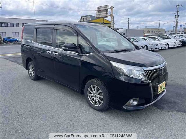 toyota esquire 2015 769235-250407143312 image 2