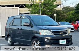 toyota noah 2004 -TOYOTA--Noah CBA-AZR60G--AZR60-0329694---TOYOTA--Noah CBA-AZR60G--AZR60-0329694-