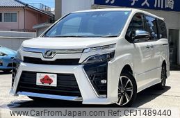 toyota voxy 2018 CFJ1489440