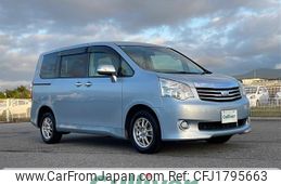 toyota noah 2012 CFJ1795663