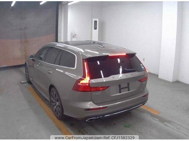 volvo v60 2018 CFJ1582329 image 2
