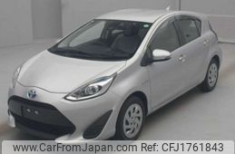 toyota aqua 2018 CFJ1761843